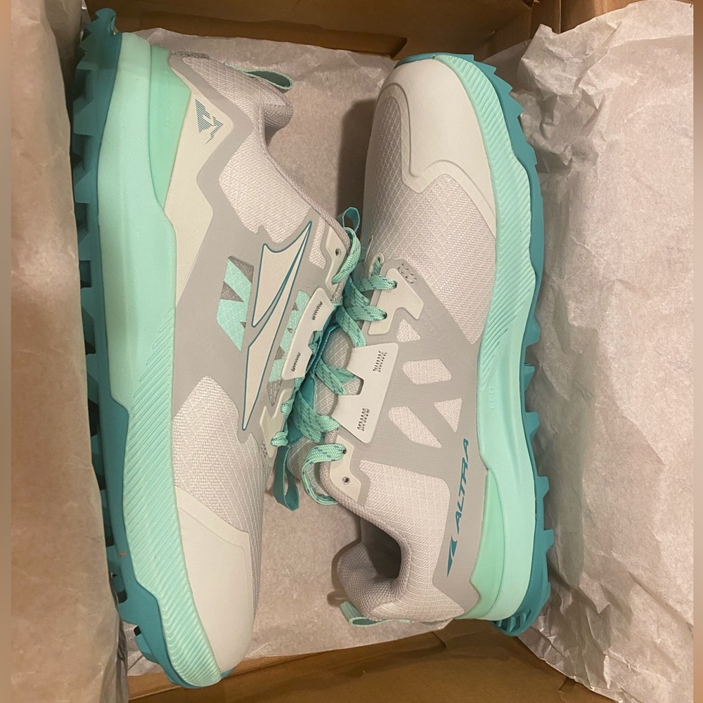 Brand New Women’s Altra Lone Peak Trail Running Shoes- Size 7.5 WIDE
